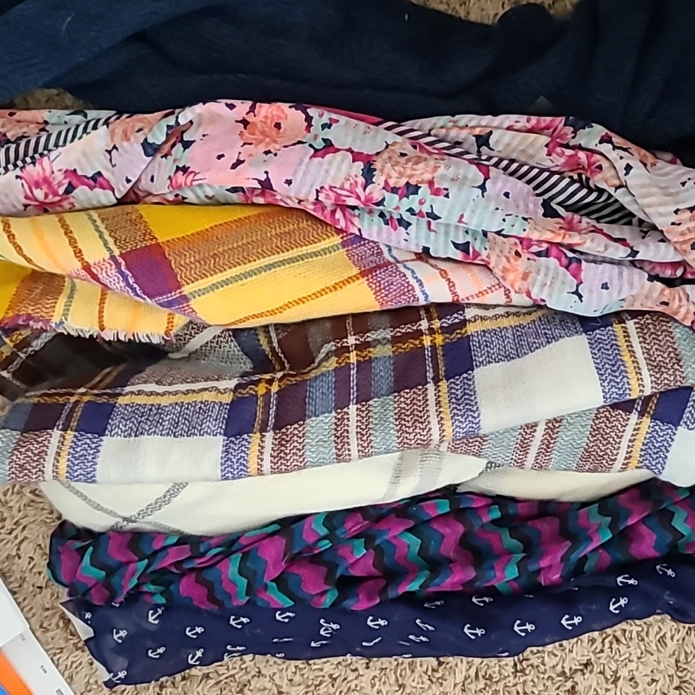 Scarf Lot